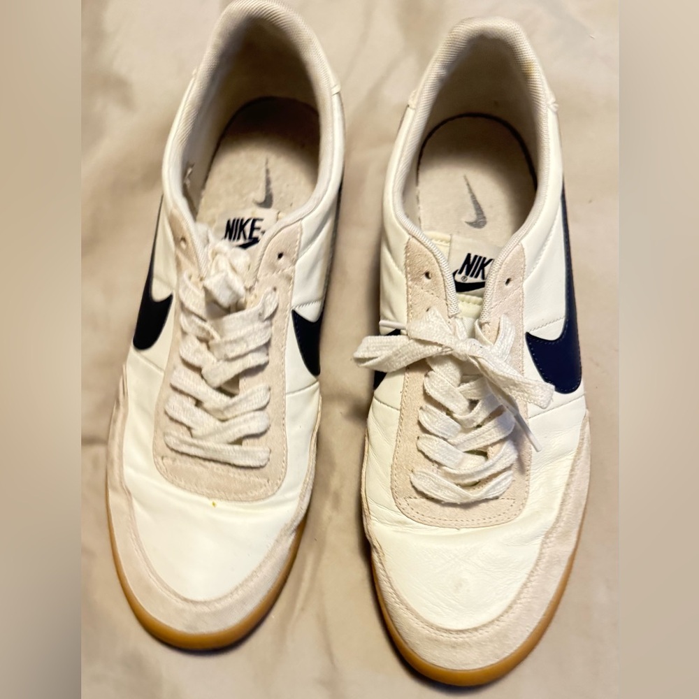 Nike White and Black Classic Sneakers